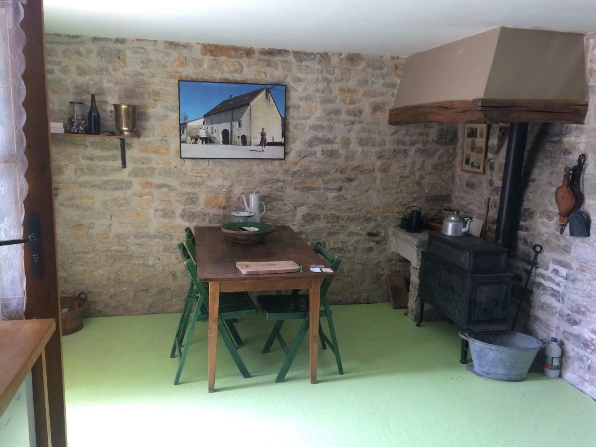 Gite Chambre De La Tante Camille - Les Filles Tresy Passenans エクステリア 写真